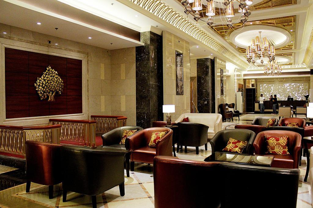 Central Park Tower Resort Анхелес Екстериор снимка