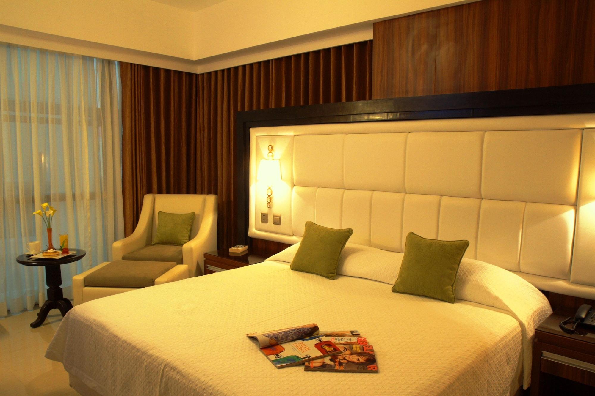 Central Park Tower Resort Анхелес Екстериор снимка