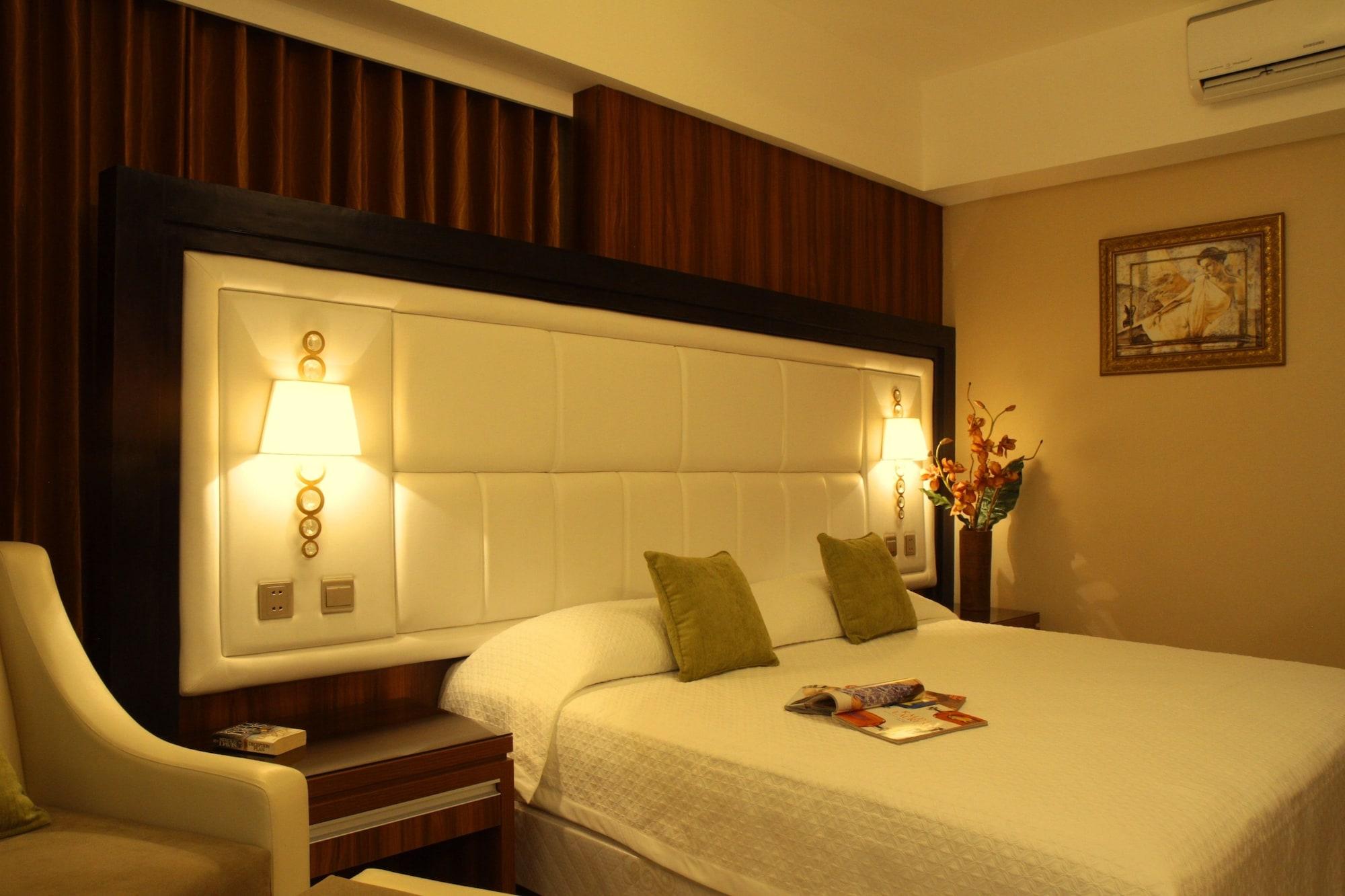 Central Park Tower Resort Анхелес Екстериор снимка