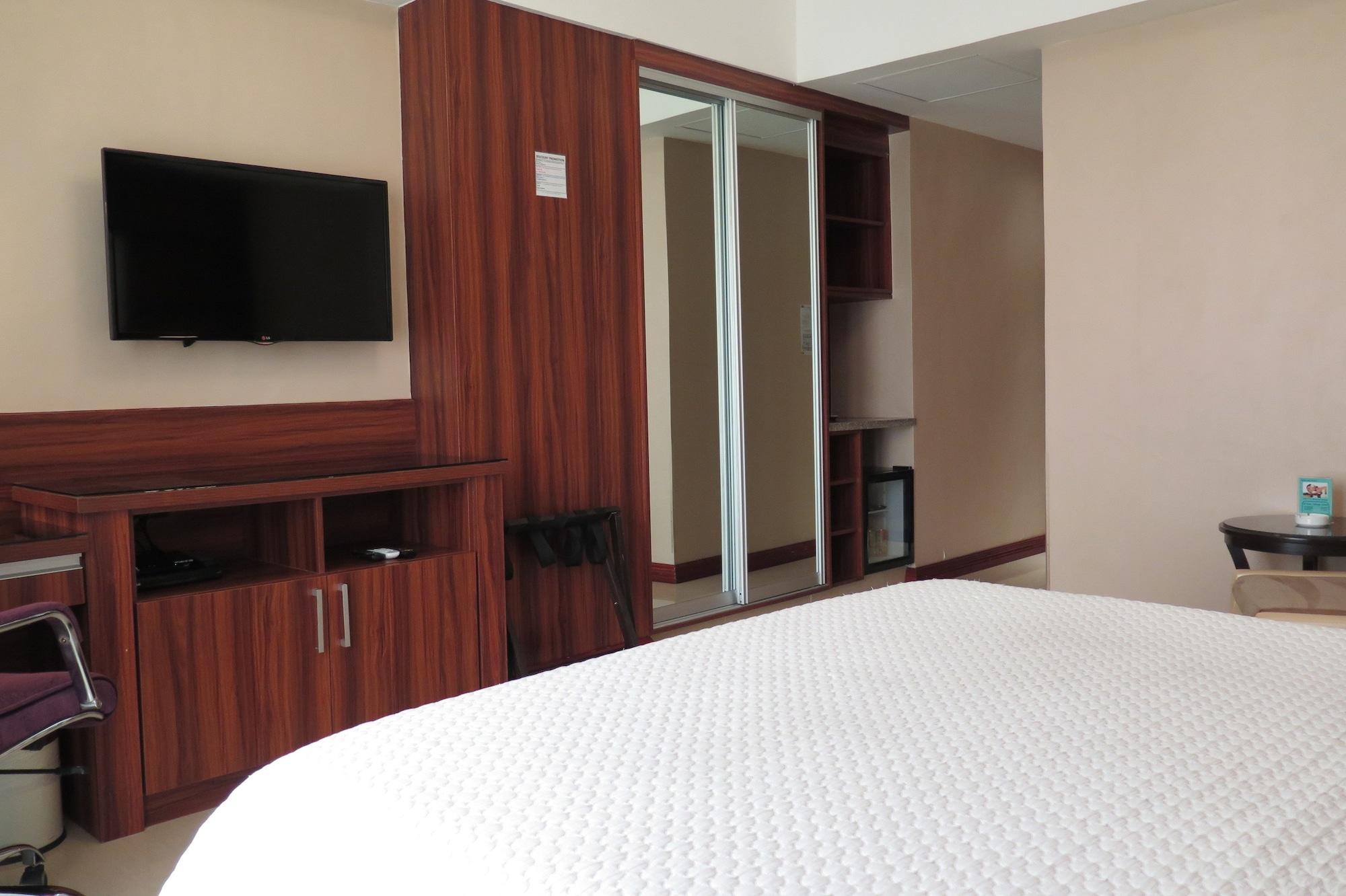 Central Park Tower Resort Анхелес Екстериор снимка