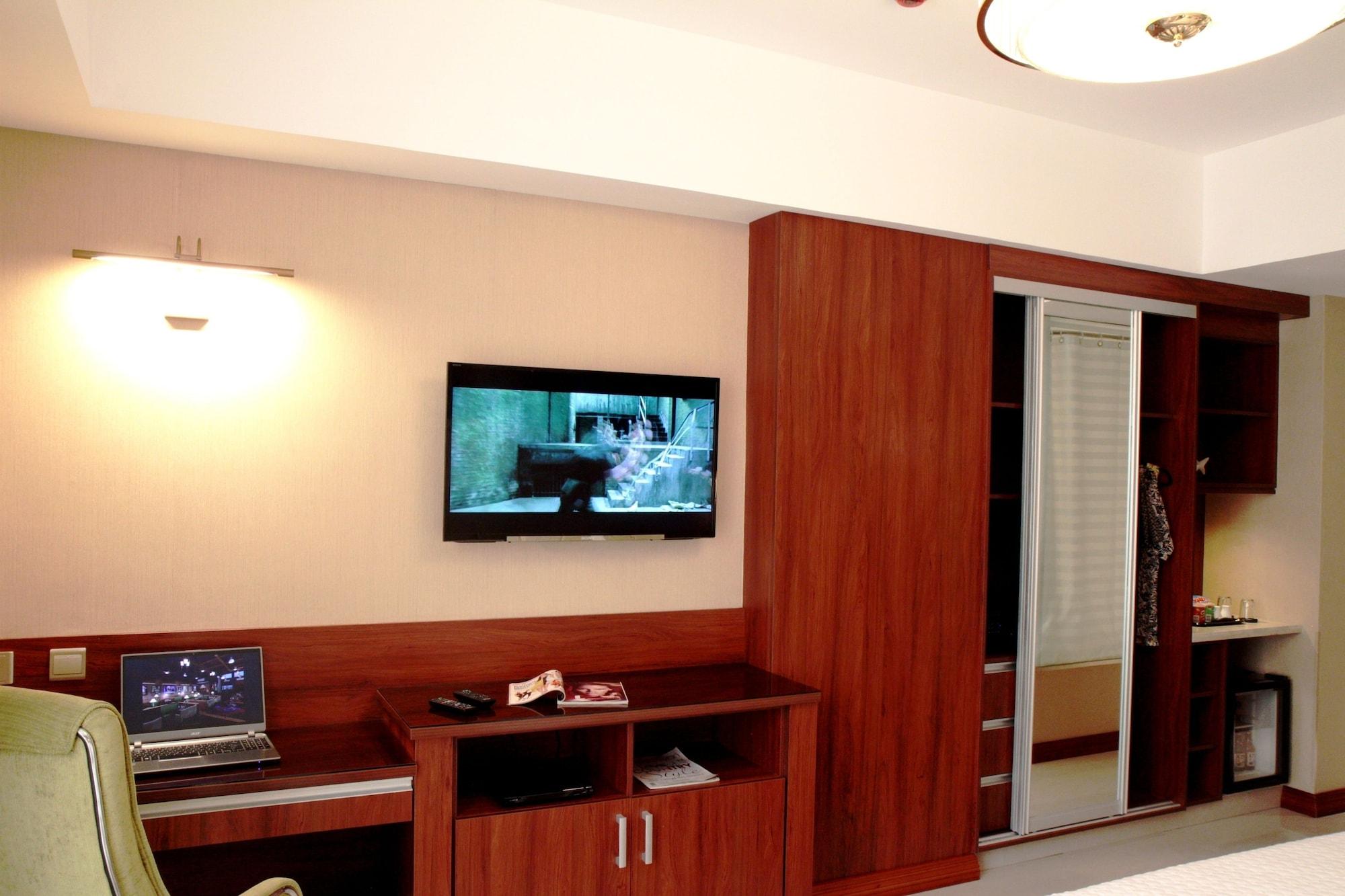 Central Park Tower Resort Анхелес Екстериор снимка