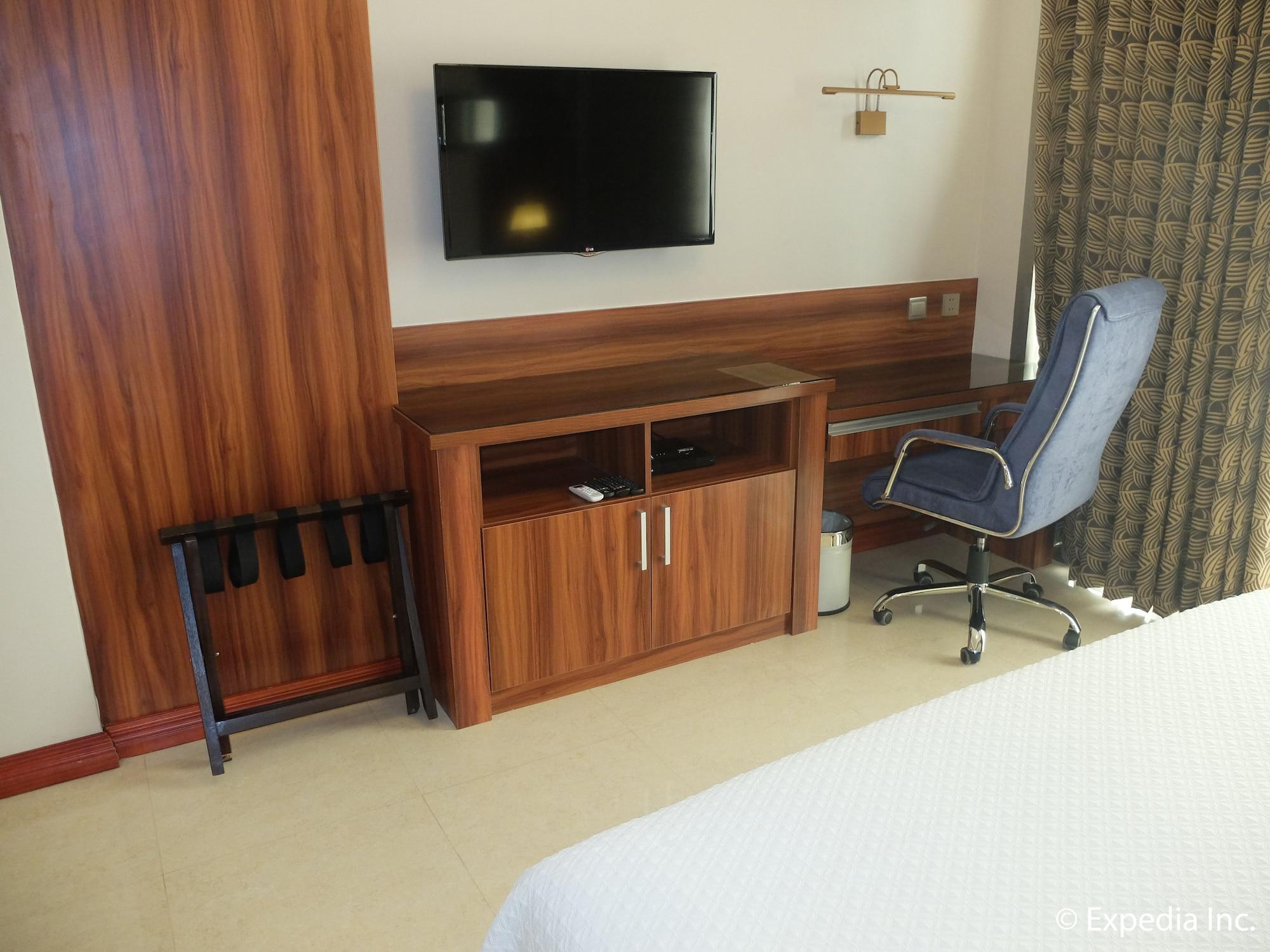 Central Park Tower Resort Анхелес Екстериор снимка