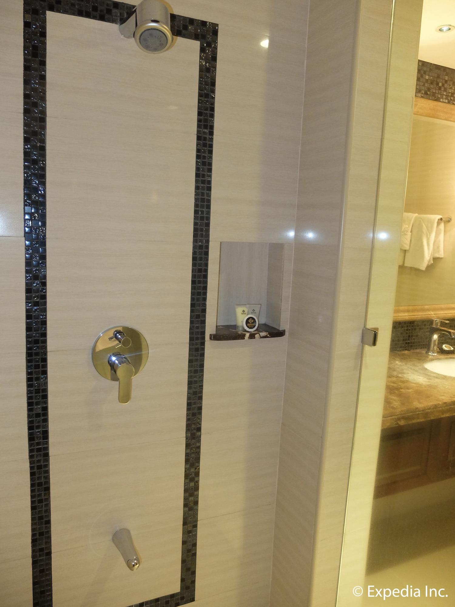 Central Park Tower Resort Анхелес Екстериор снимка