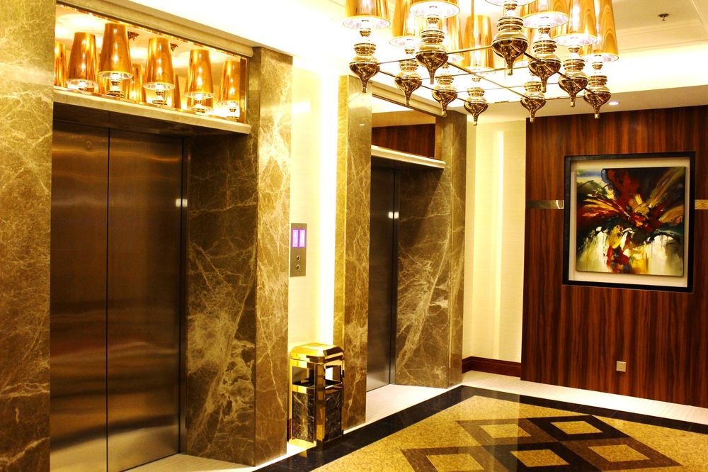 Central Park Tower Resort Анхелес Екстериор снимка